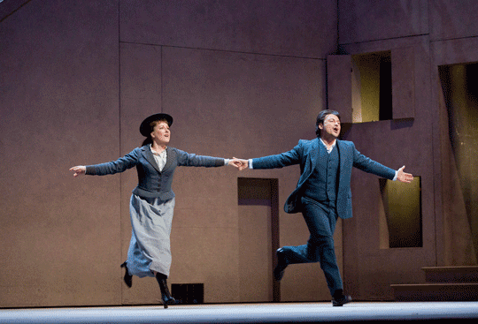 Manon Acte I ©Ken Howard/Metropolitan Opera