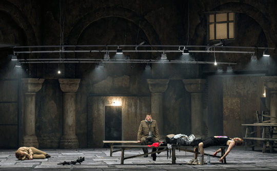 Acte I, Kundry (Anja Kampe), Gurnemanz (René Pape) et Parsifal (Andreas Schager) ©Ruth Walz