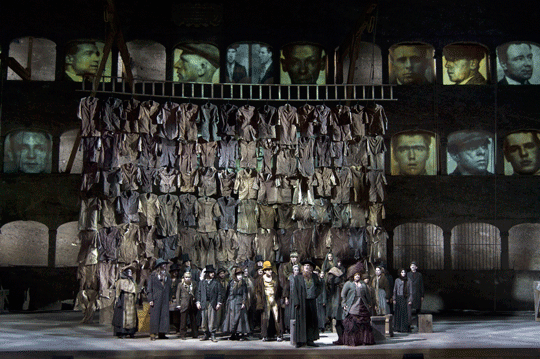 La garderobe des mendiants © Salzburger Festspiele / Ruth Walz
