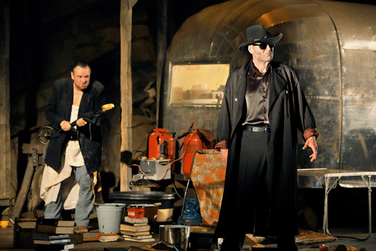 Mime (Andreas Conrad) et Wanderer (John Lundgren) ©Bayreuther Festspiele/Enrico Nawrath